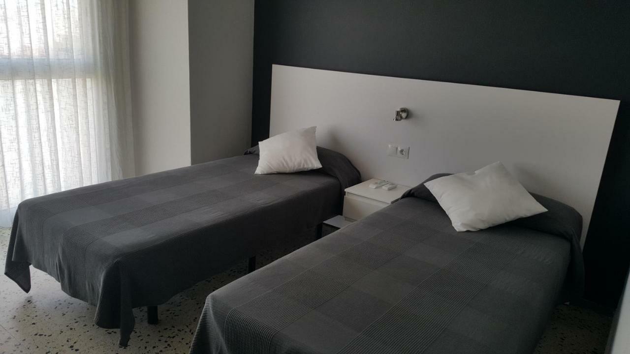 Hostal Can Joanet Cambrils Exterior photo