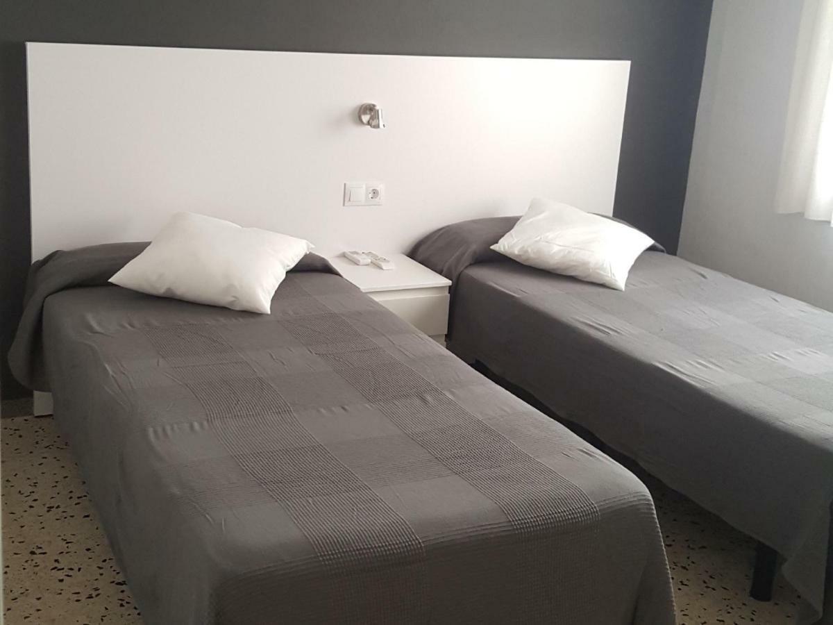Hostal Can Joanet Cambrils Exterior photo