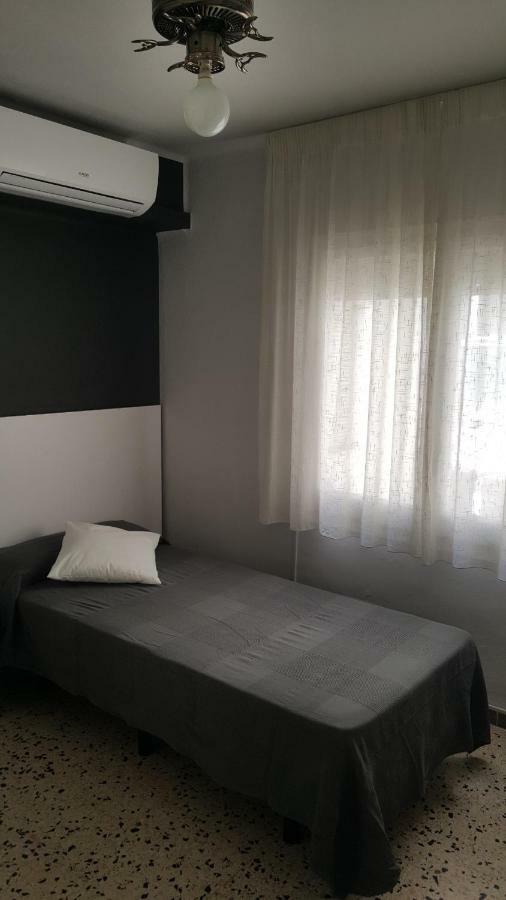 Hostal Can Joanet Cambrils Exterior photo