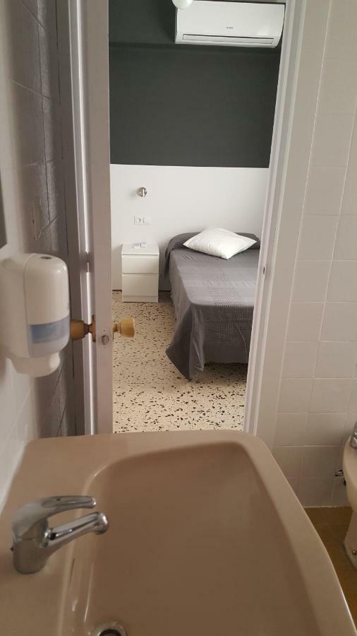 Hostal Can Joanet Cambrils Exterior photo